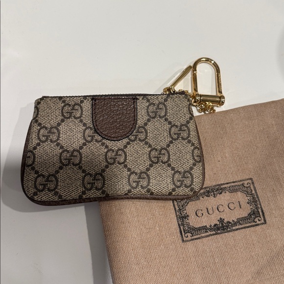 Card/key pouch - Picture 2 of 2